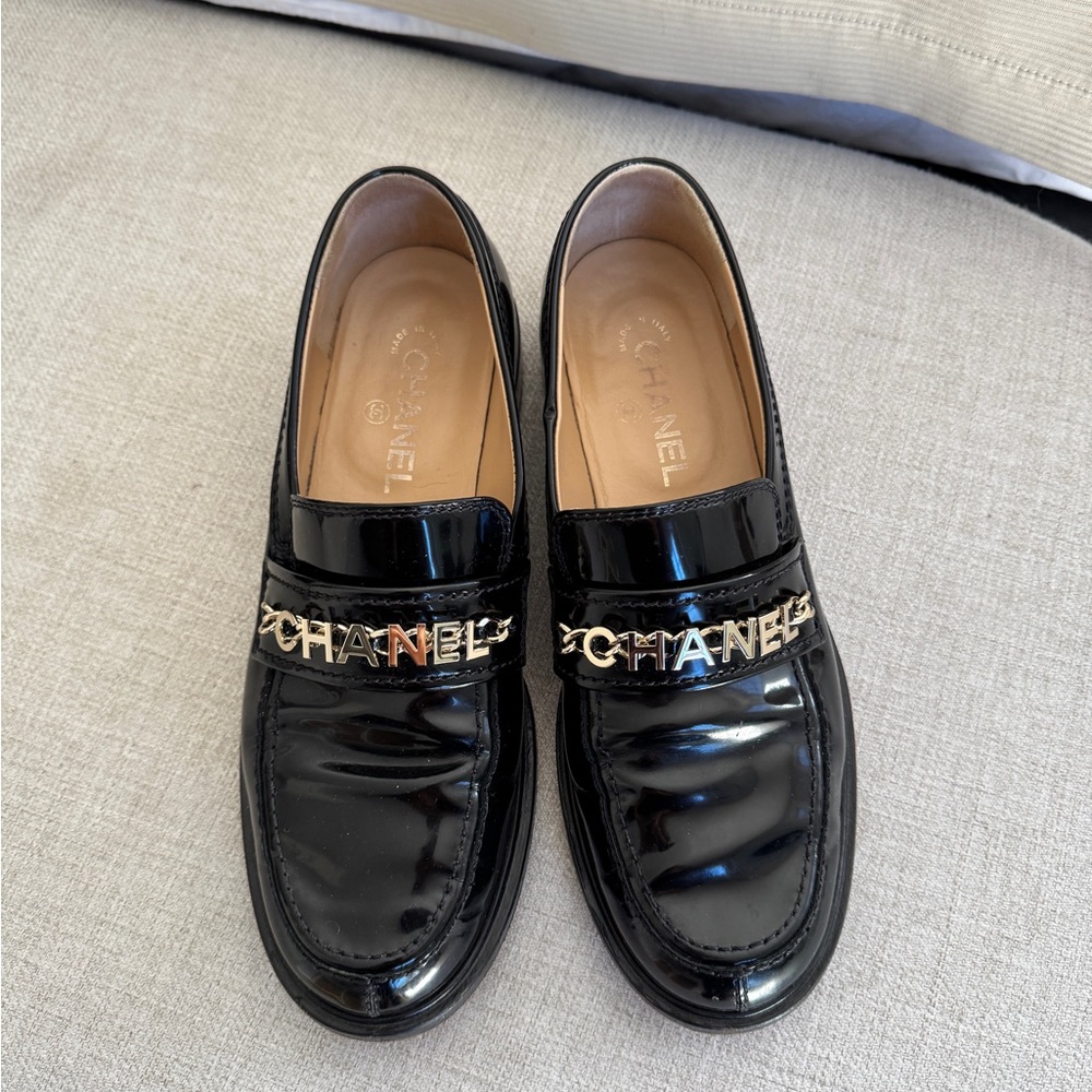 CHANEL Patent black leather loafers
